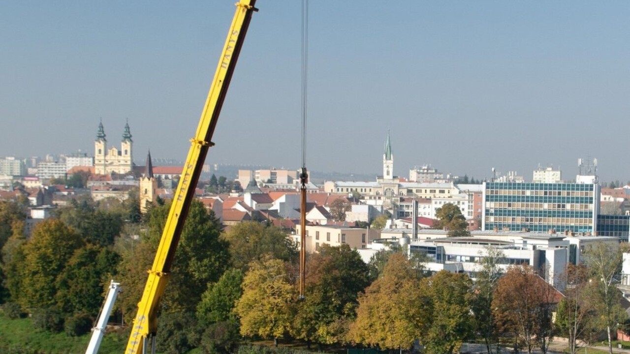 Po útoku na autobusy podpálili aj nitriansky policajný autopark