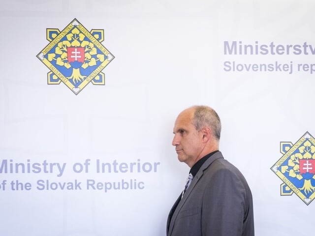 Nový šéf polície má vyvrátiť podozrenia a doložiť pôvod majetku