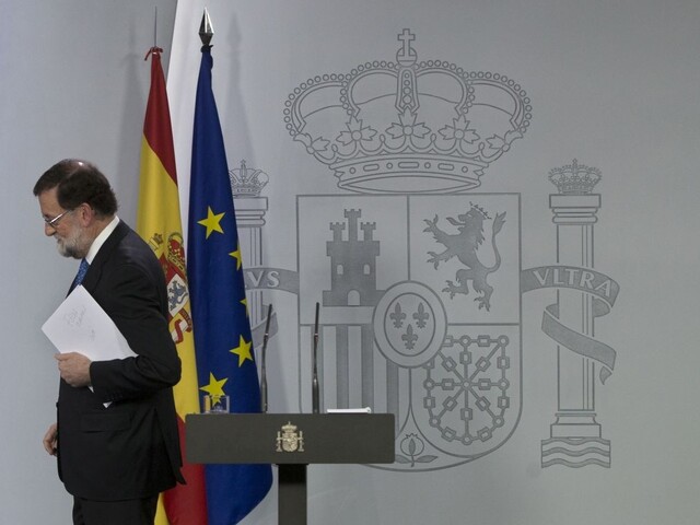 Prvýkrát v histórii padla španielska vláda. Premiér sa hájil, nepomohlo