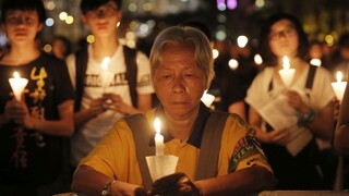 Stovky mŕtvych a zmarené nádeje. Čína si pripomína masaker