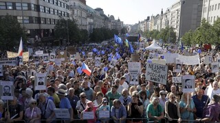 Vo viacerých českých mestách protestovali proti Babišovej vláde