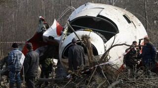 Na troskách poľského prezidentského špeciálu údajne našli stopy výbušniny