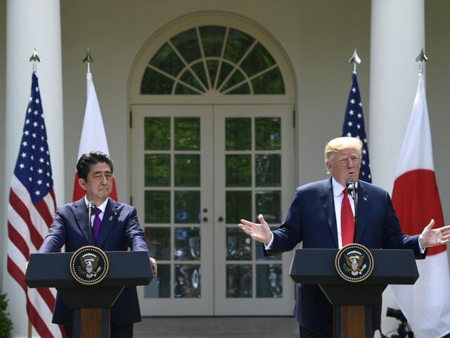Ak bude summit úspešný, pozvem Kima na návštevu, vyhlásil Trump