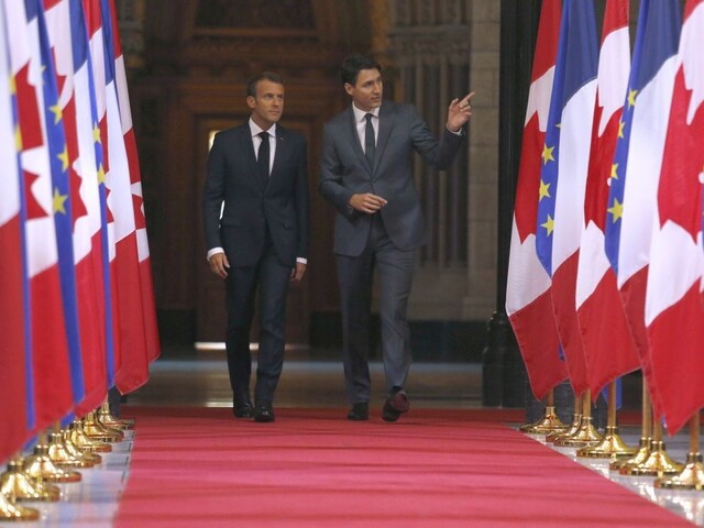 Summit G7 možno poznačí spor o clá, Macron a Trudeau chcú ich zrušenie