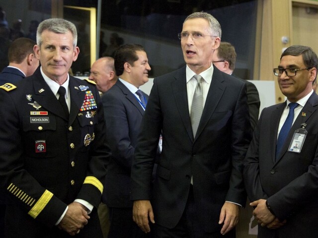 V Bruseli uzavrú summit NATO, hovoriť budú aj o vojenskej mobilite