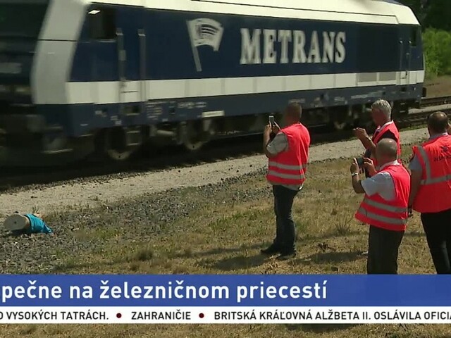 Simulované nehody majú prispieť k bezpečnosti na železničných priecestiach