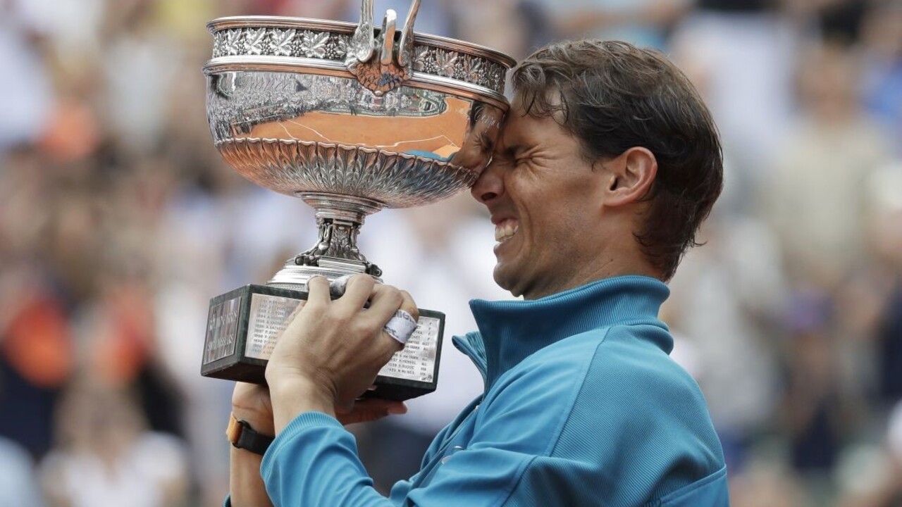 Neuveriteľný moment. Nadal získal v Paríži jedenásty titul