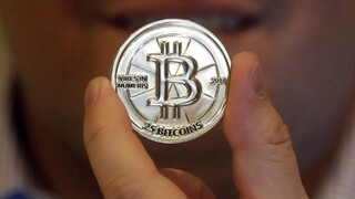 Bitcoin sa po hekerskom útoku na burzu prudko prepadol