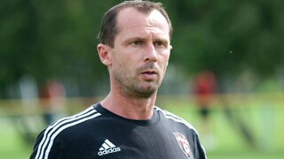 Látal povedie nový klub, pracovať s božským Diegom odmietol