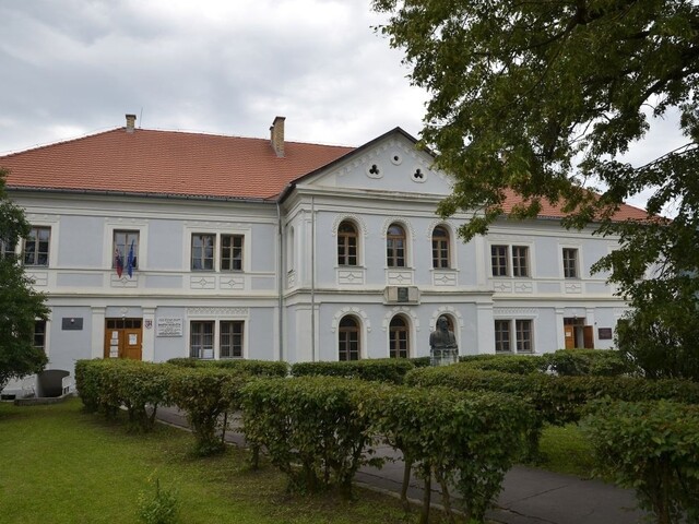 Prvé slovenské literárne gymnázium presťahujú z historickej budovy