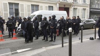 Francúzska polícia zatkla muža, ktorý spôsobil rukojemnícku drámu