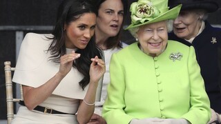 Meghan absolvovala svoju prvú cestu s kráľovnou Alžbetou