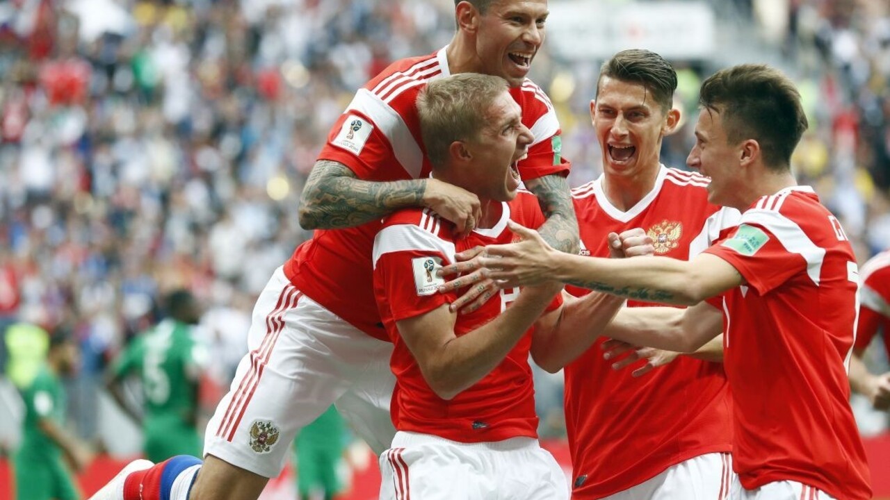 Otvárací zápas majstrovstiev zvládli ruskí futbalisti bez problémov