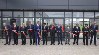 V Košiciach otvorili nový závod, zamestná vyše 1000 ľudí