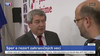 Českým komunistom prekáža Poche, vládu s ministrom nepodporia