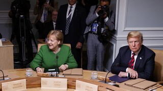 Merkelová dostala ultimátum od svojho ministra, zaútočil i Trump