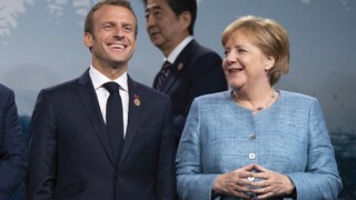 Macron s Merkelovou budú hovoriť o budúcnosti Európskej únie