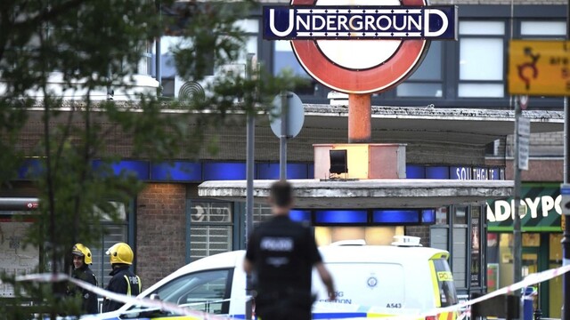 Explózia v londýnskom metre vystrašila ľudí, terorizmus vylúčili