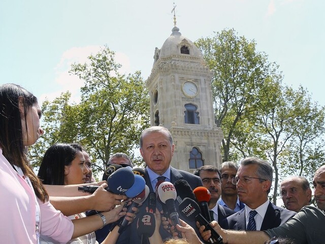 V Turecku pôjdu predčasne voliť, favoritom je Erdogan