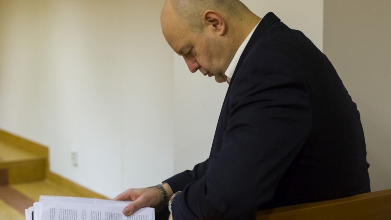 V kauze televíznych zmeniek polícia obvinila aj Pavla Ruska