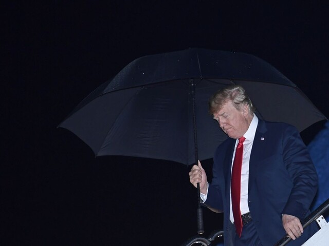 Trumpov dekrét je terčom kritiky, podľa demokratov nič nerieši