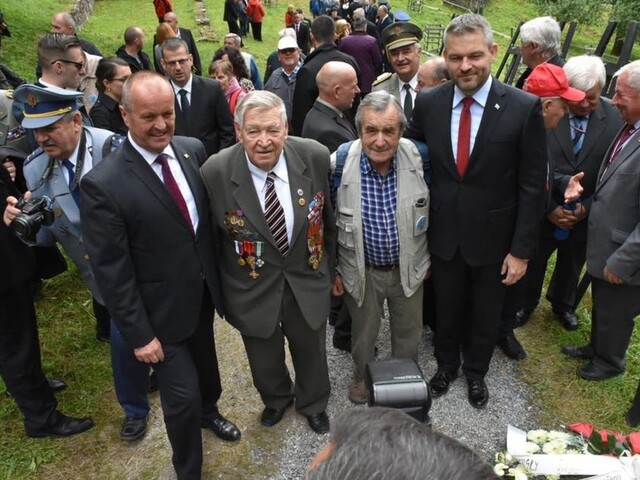 Gajdoš spolu s premiérom vzdali úctu pamiatke obetí v Kališti