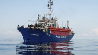 Malta poslala pomoc pre loď Lifeline, osud migrantov je stále neistý