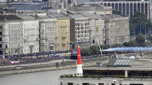 Preteky Red Bull Air Race v Budapešti ovládol Čech Šonka
