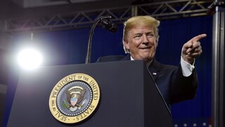 Trumpov cestovný zákaz dostal zelenú, moslimov vraj neutláča