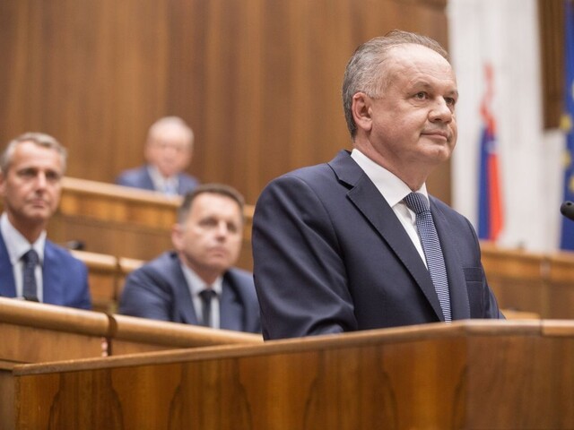 Kiska povedie delegáciu, ktorá sa zaviaže zvýšiť výdavky na obranu