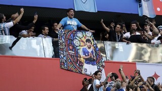 Maradona emotívne povzbudzoval rodákov, po zápase mu prišlo zle