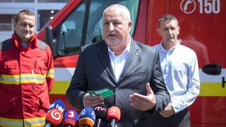 Polícia chce predísť úmrtiam detí v autách. Predstavila projekt