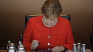 Merkelová chce európske riešenie migrácie, jej partneri sú proti