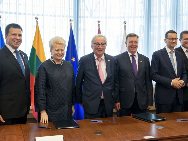 Lídri štátov EÚ nakoniec našli kompromis pri otázke migrantov