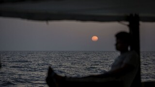 Nevítaná loď s migrantmi by mala nakoniec zakotviť v Španielsku