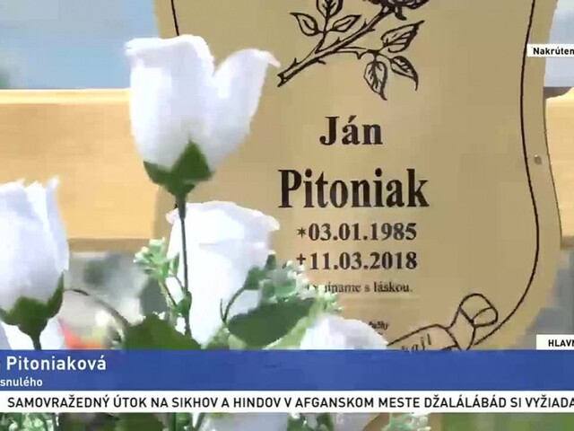 Sám sa dobodal a podpálil, tvrdí polícia. Matka tomu neverí