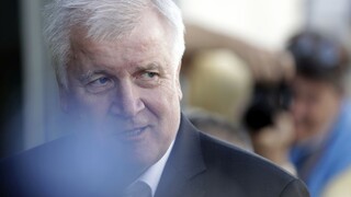 Vládna kríza vrcholí. Nenechám sa vyhodiť Merkelovou, vyhlásil Seehofer