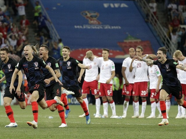 Schmeichel zneškodnil tri penalty, na postup Dánska to nestačilo