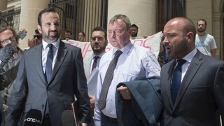 Kapitána lode, ktorá zachraňovala migrantov, postavili pred súd