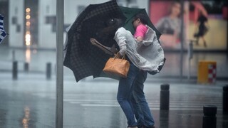 Japonsko zasiahli historické dažde, evakuovali státisíce ľudí