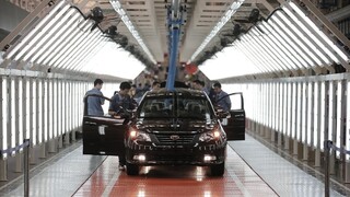 Čína plánuje znížiť clá na dovoz hotových áut z EÚ, vyhlásil Pellegrini