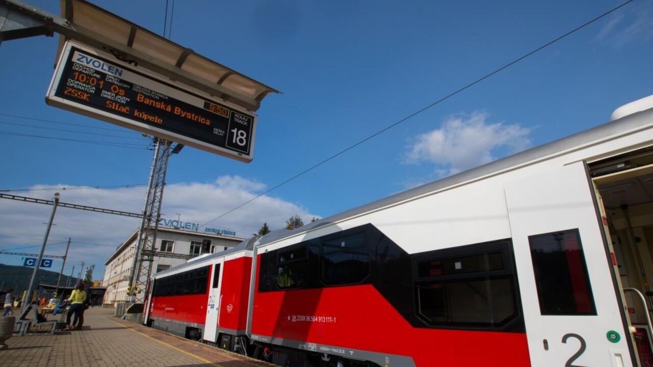 Pri Zvolene rekonštruujú železničnú trať, vlaky nahradia autobusy
