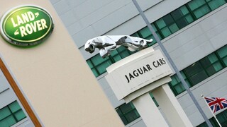 Tvrdý brexit sa dotkne firmy Jaguar, môže prísť o miliardu eur