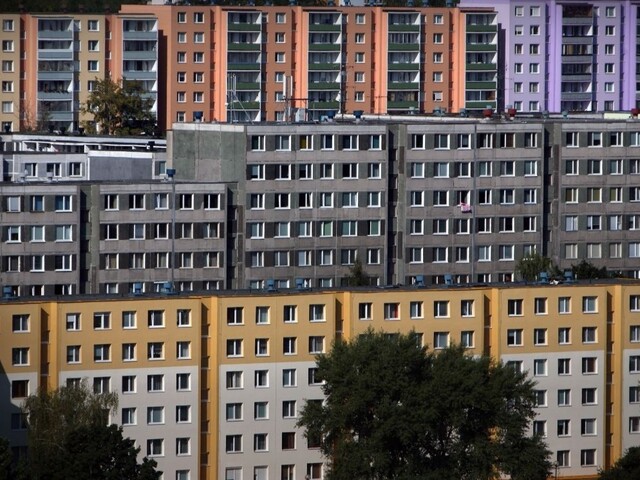 Zamestnávatelia nechcú stavať sociálne byty, vraj to je úloha štátu