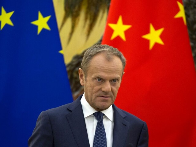 Na čelo poľskej opozičnej strany Občianska platforma sa vrátil Donald Tusk