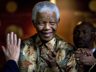 Pred sto rokmi sa narodil bojovník proti apartheidu Nelson Mandela