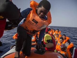 Pri Cypre sa potopila loď s migrantmi, hlásia viacero obetí