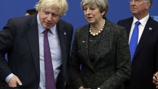 Johnson vyzval na záchranu brexitu, Mayovej plán odsúdil