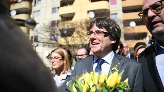 Súd zrušil európske zatykače na katalánskych separatistických lídrov