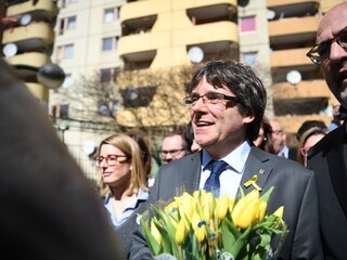 Súd zrušil európske zatykače na katalánskych separatistických lídrov